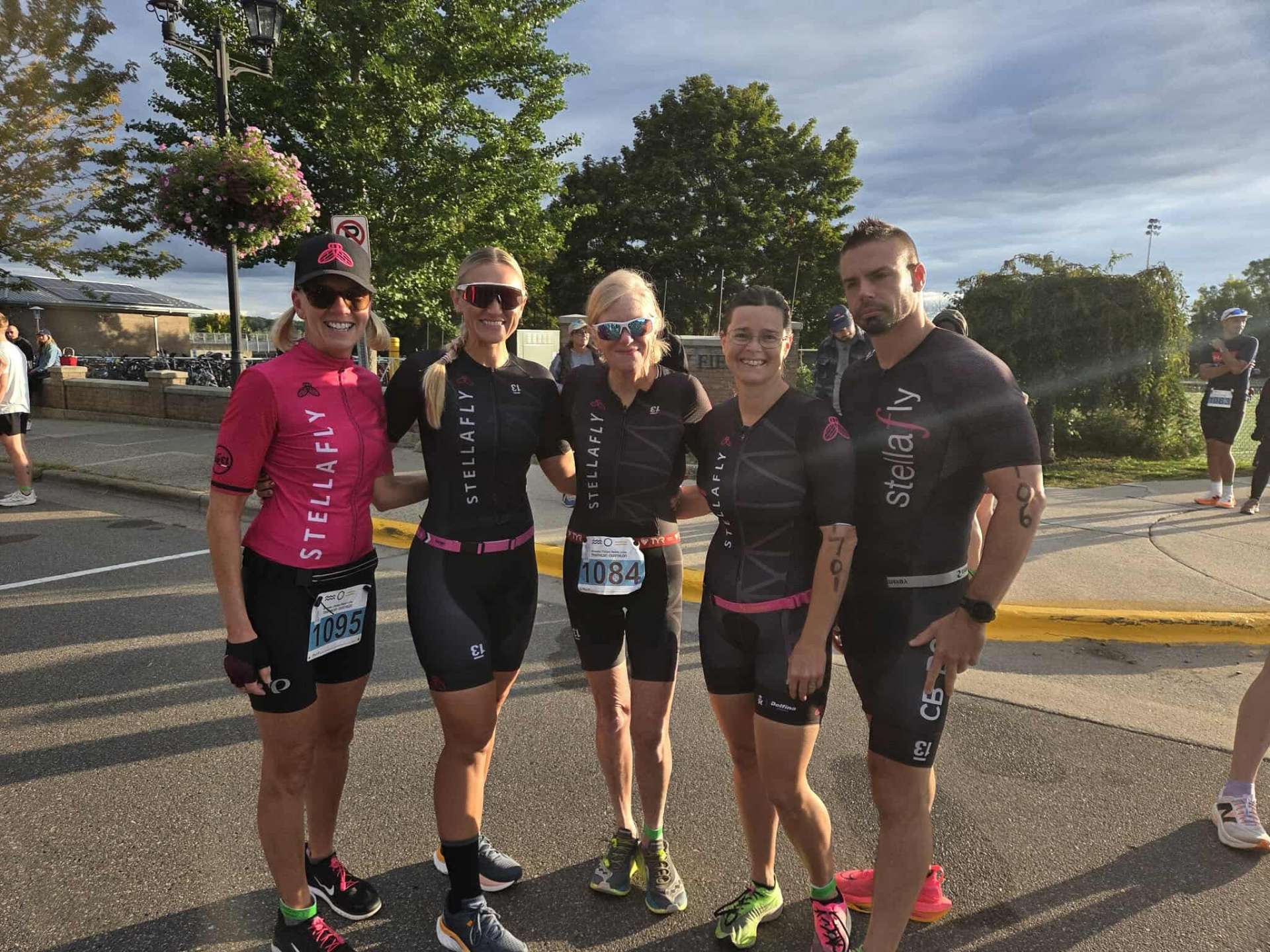Team StellaFly group at race start